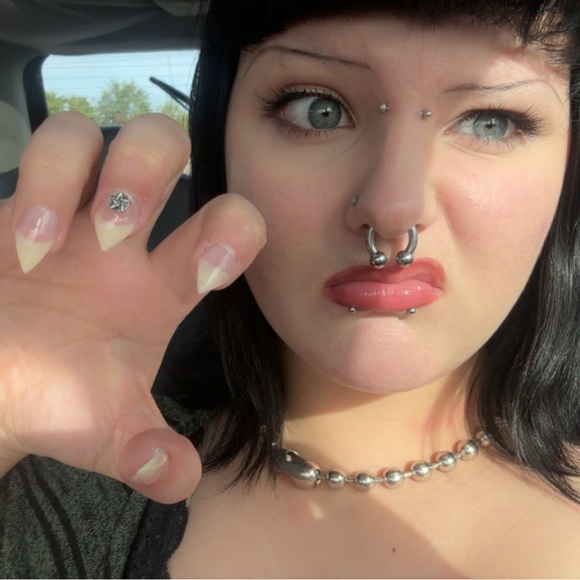 Meet your Posher, Fiona - Picture 2 of 6